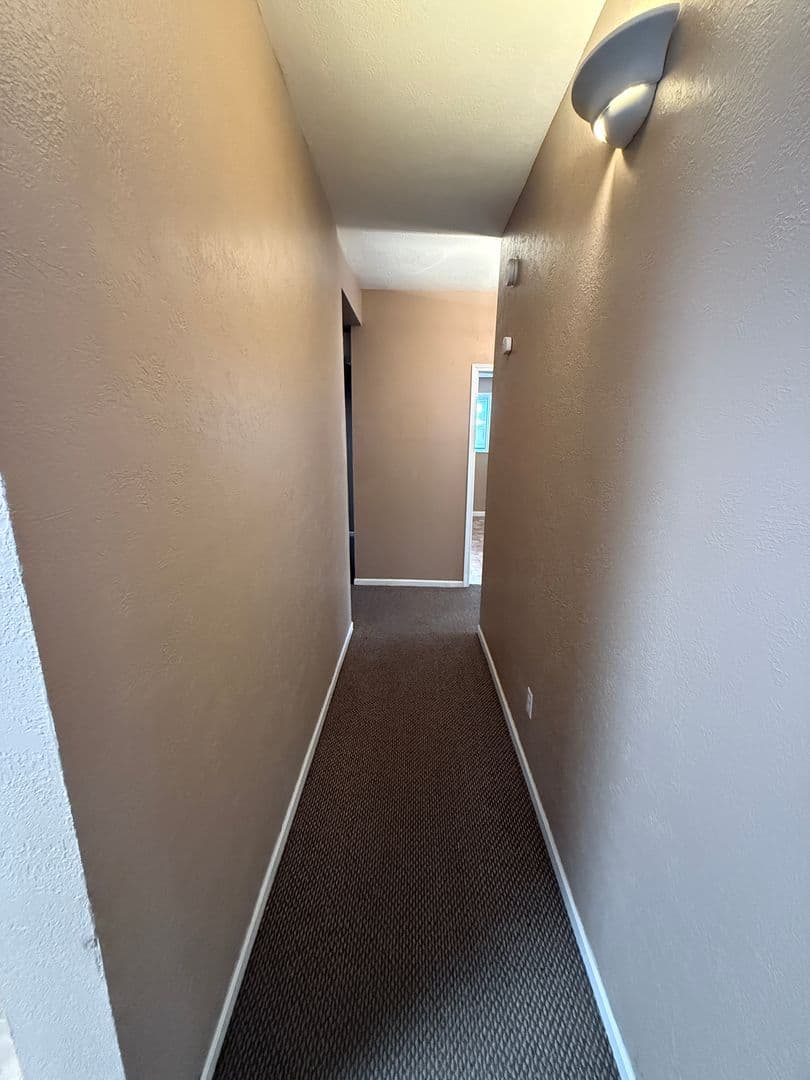 Jackson Apartment: 634 E Michigan Ave