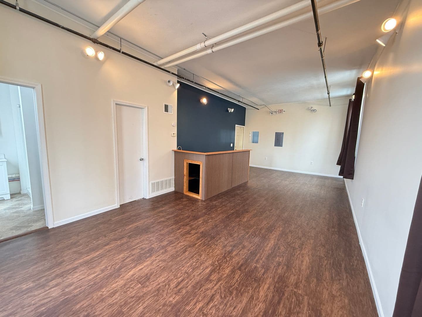 Jackson Apartment: 125 E Michigan Ave