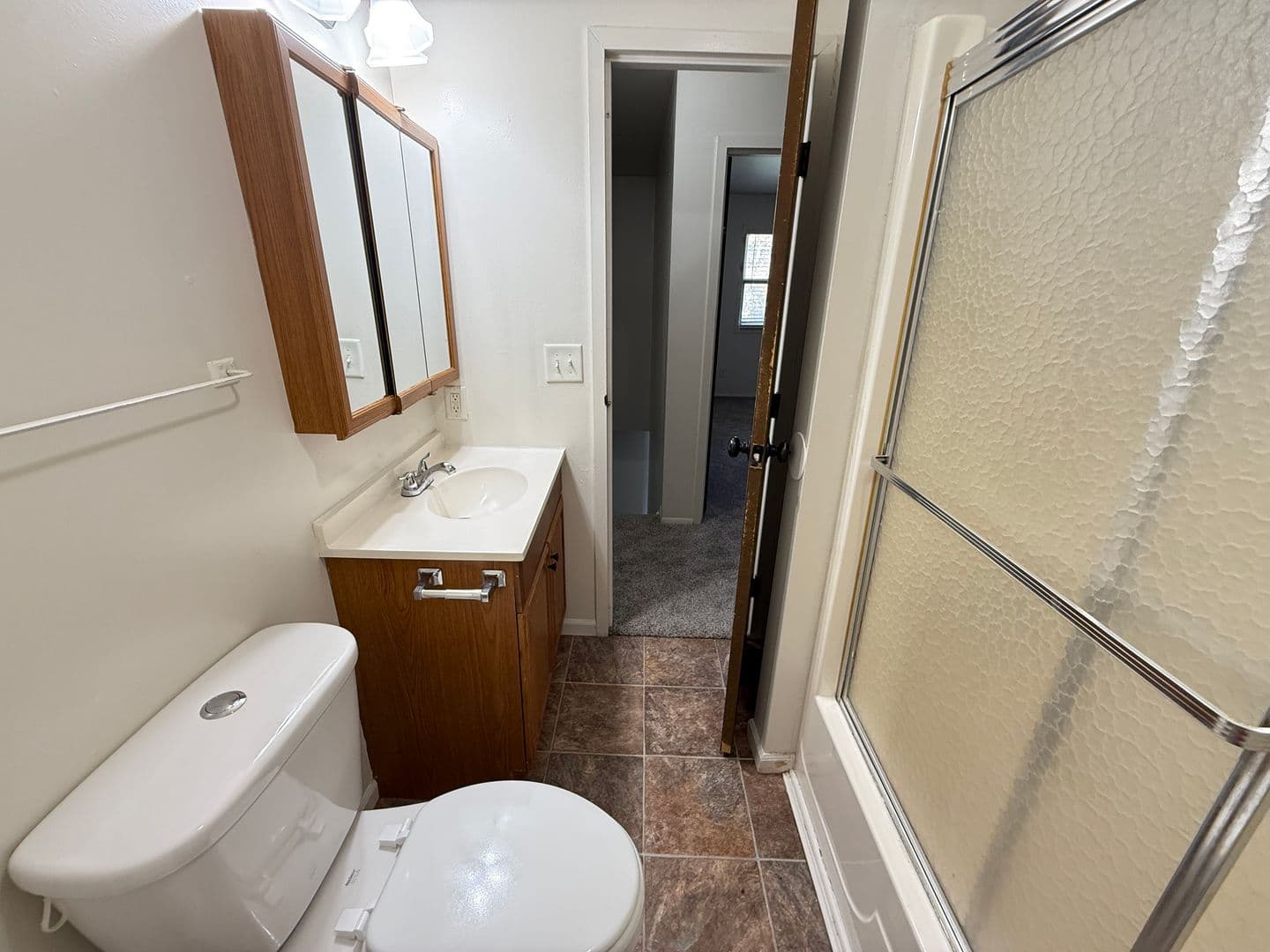Jackson Apartment: 1450-1460 Longfellow Ave
