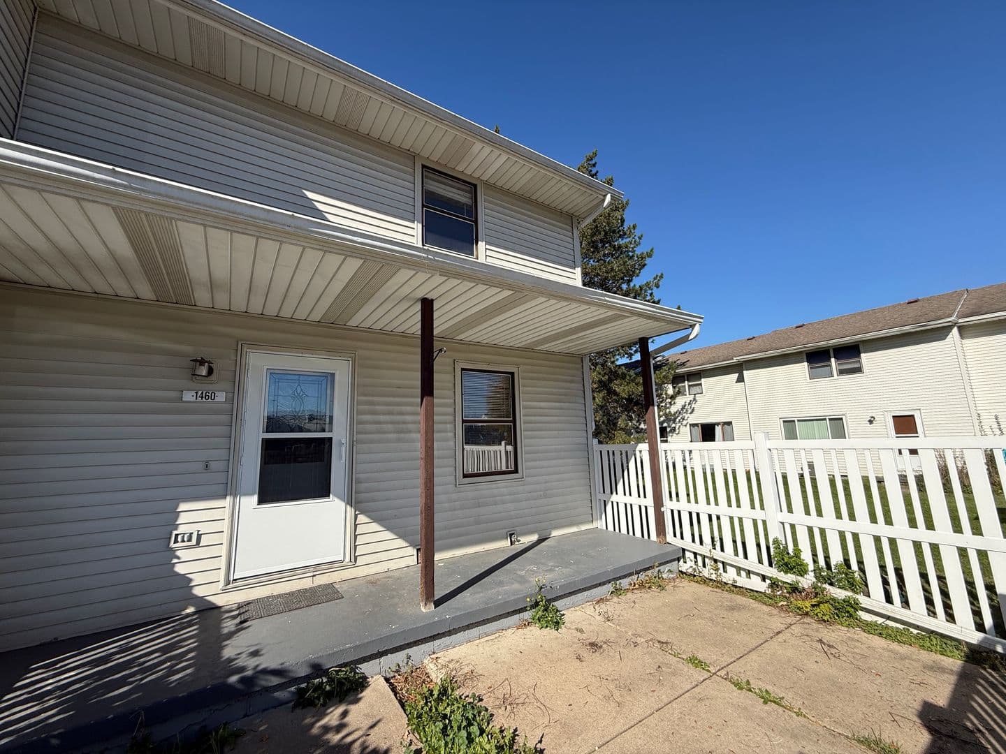 Jackson Apartment: 1450-1460 Longfellow Ave