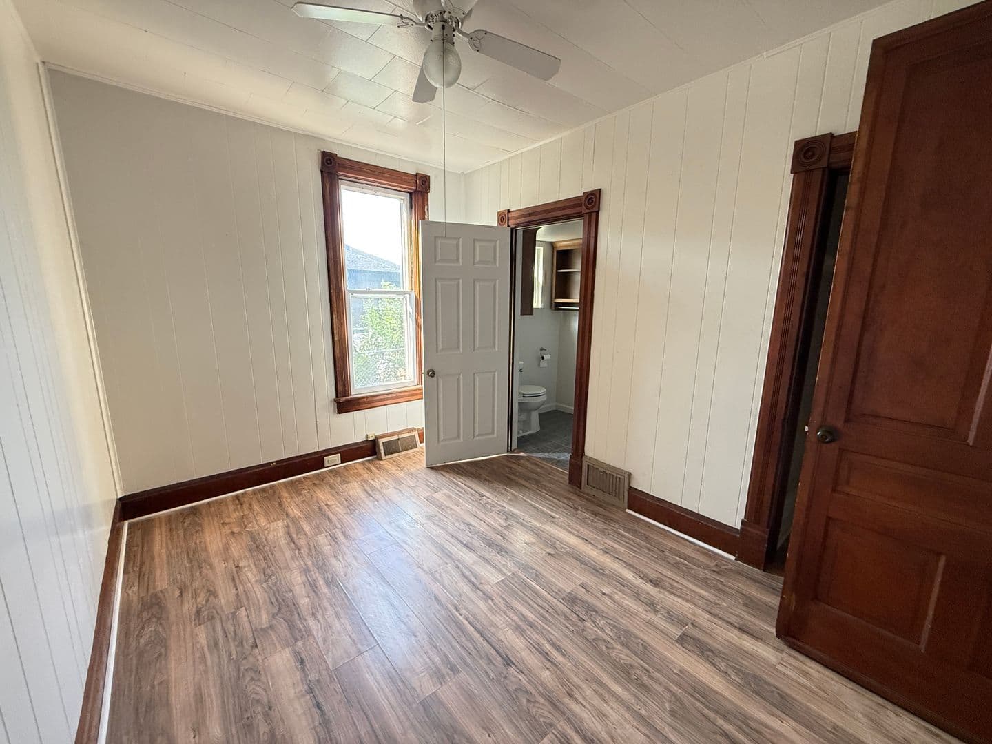 Jackson Apartment: 306 N Elm Ave