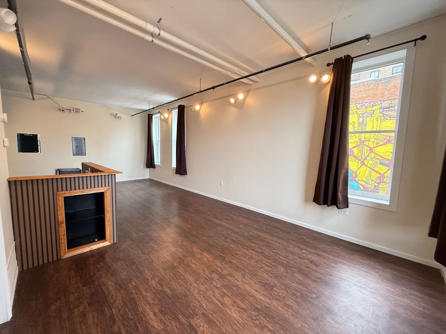 Jackson Apartment: 125 E Michigan Ave