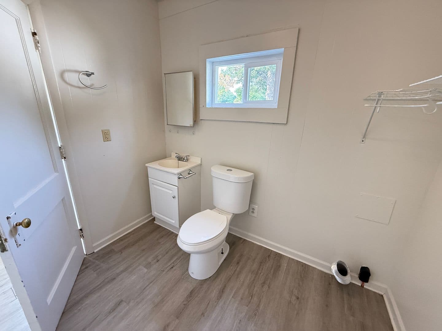 Jackson Apartment: 306 N Elm Ave