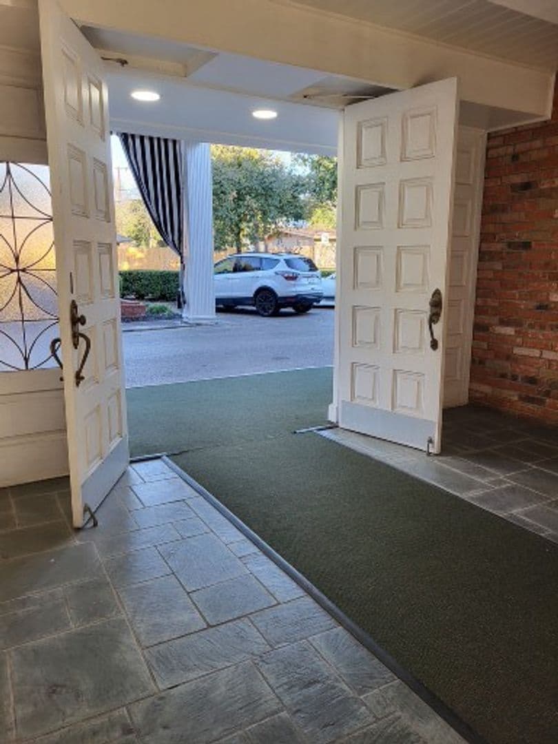 San Antonio Condo: 8401 N New Braunfels #350A