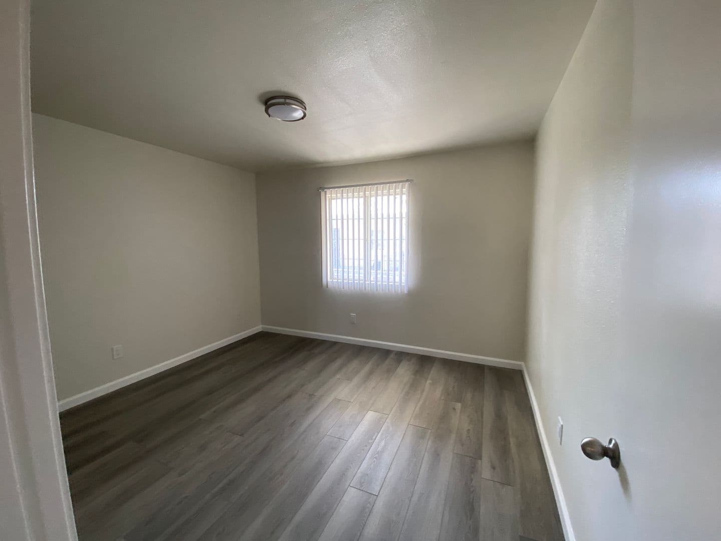 Pomona Apartment: 1047 W 8th St.