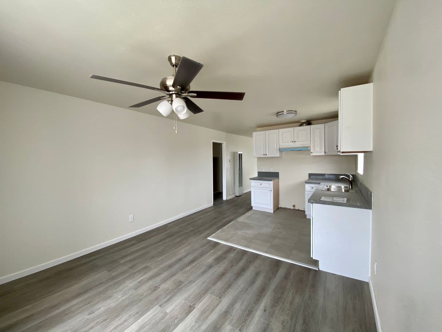 Pomona Apartment: 1047 W 8th St.