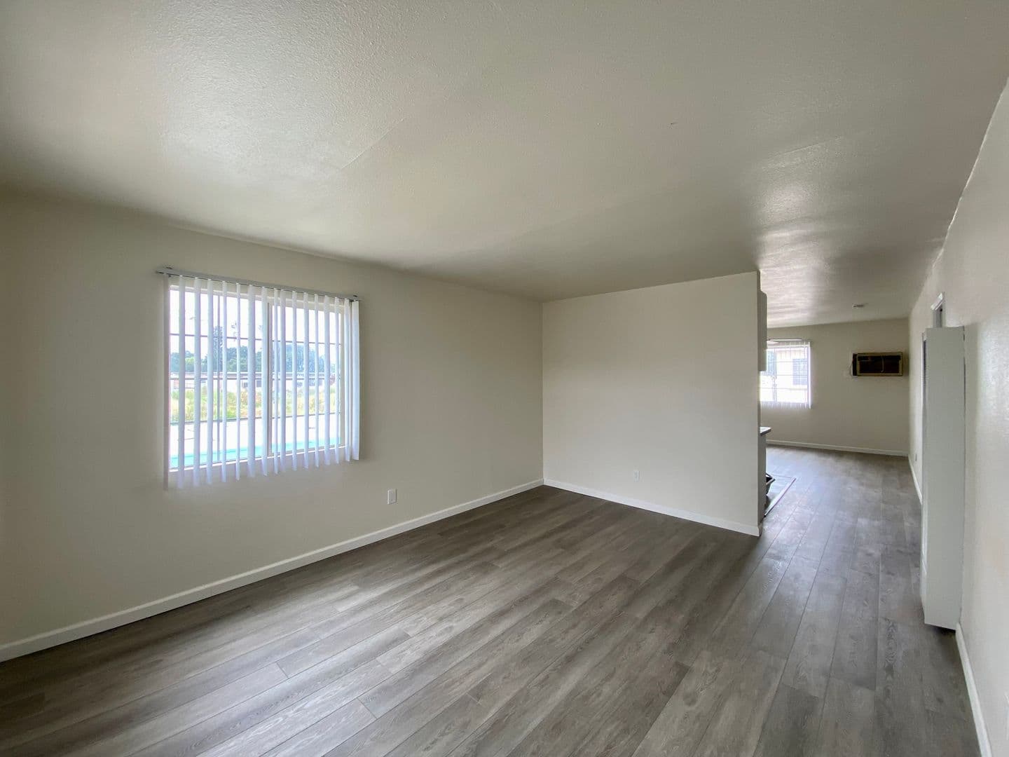Pomona Apartment: 1047 W 8th St.