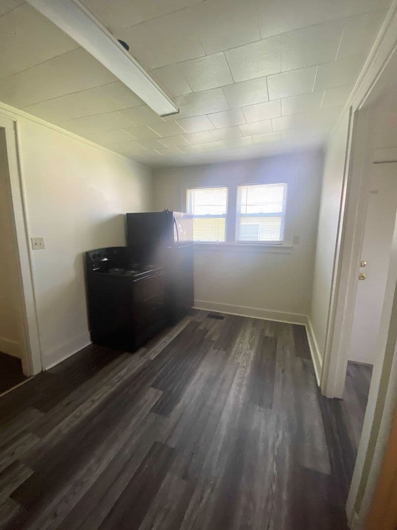 West Carrollton Apartment: 137 E Shannon Ave Apt B