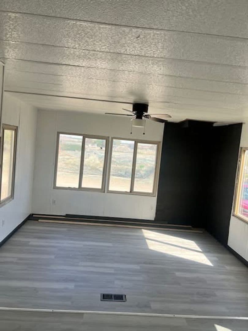 Burley Apartment: 17 S 600 W
