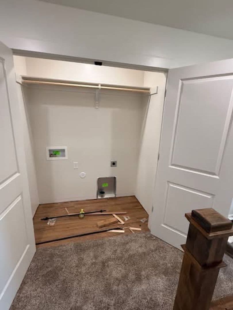 Bellevue Apartment: 504 S 5th St