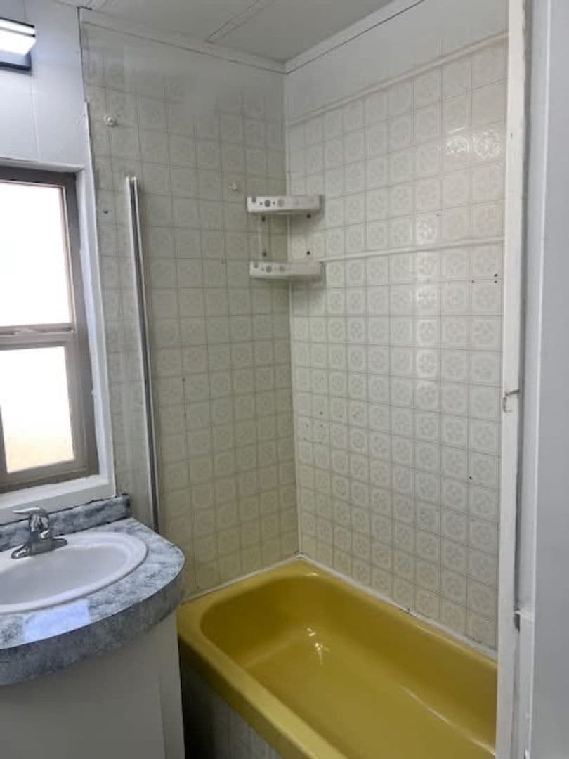 Burley Apartment: 17 S 600 W