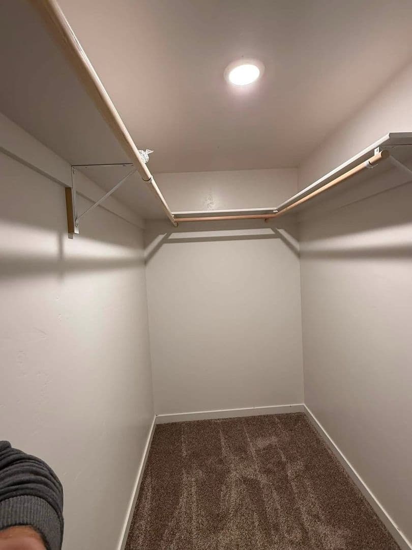 Bellevue Apartment: 504 S 5th St