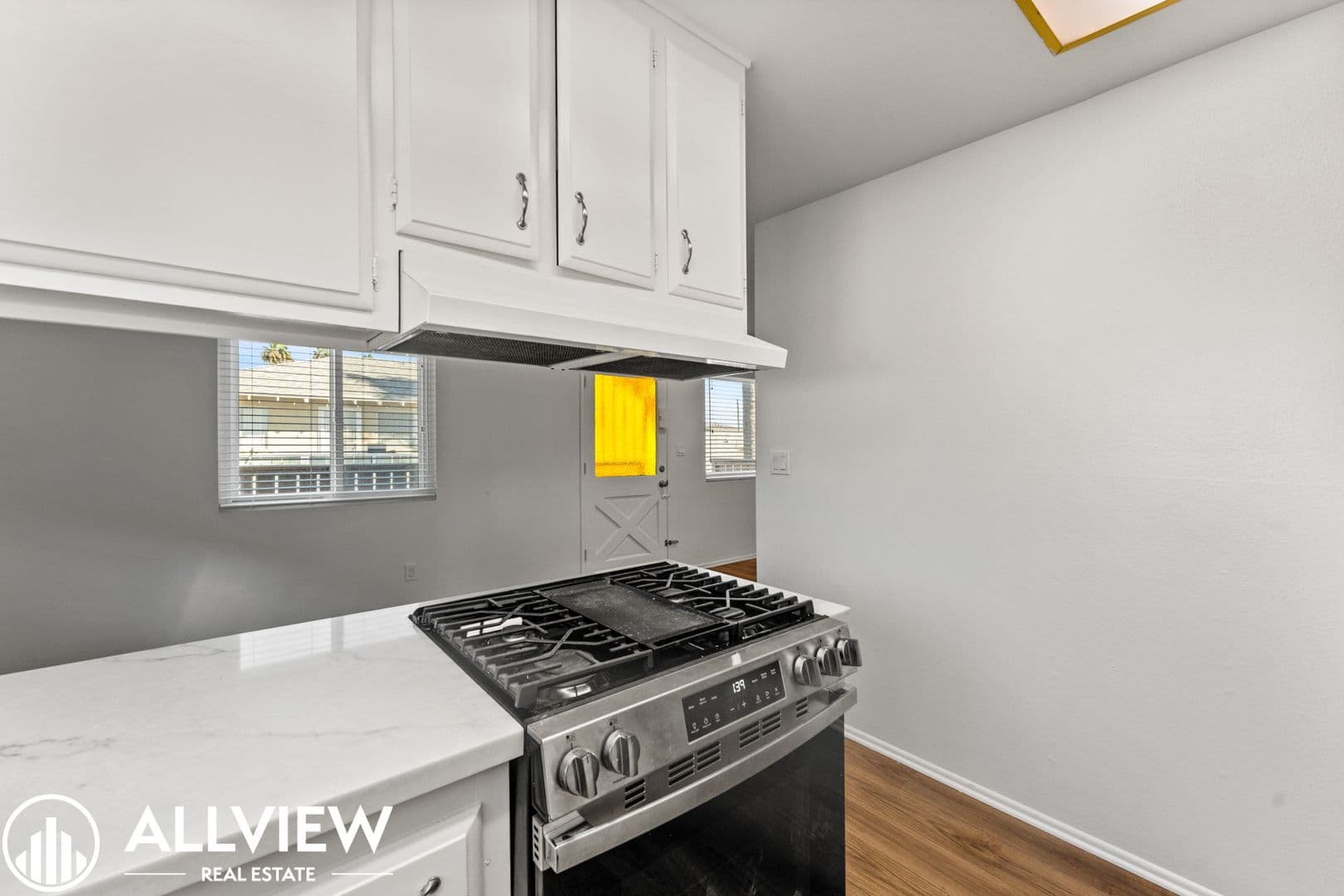 Huntington Beach Apartment: 16661 Bartlett Lane