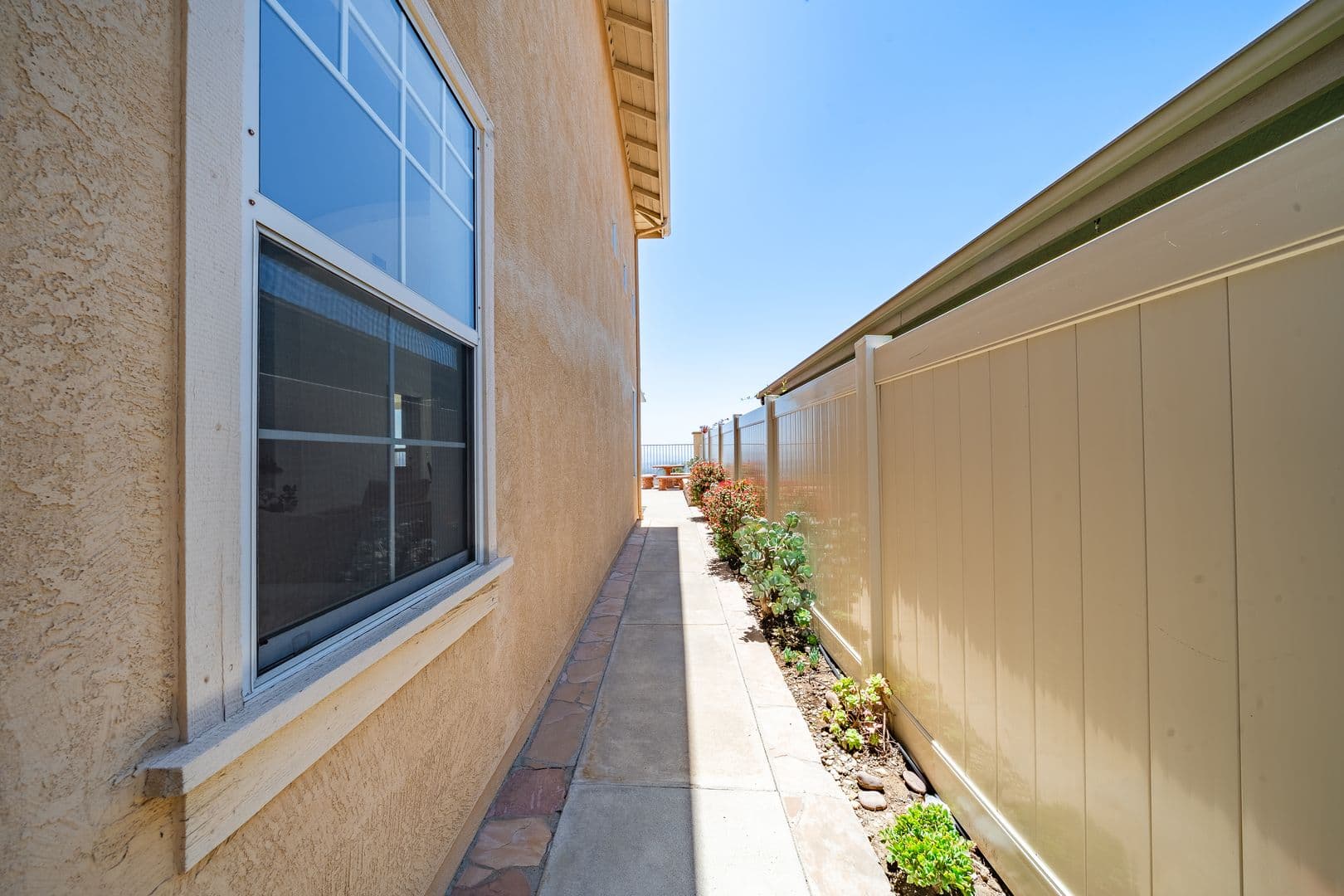 Escondido House: 2283 Rock View Glen