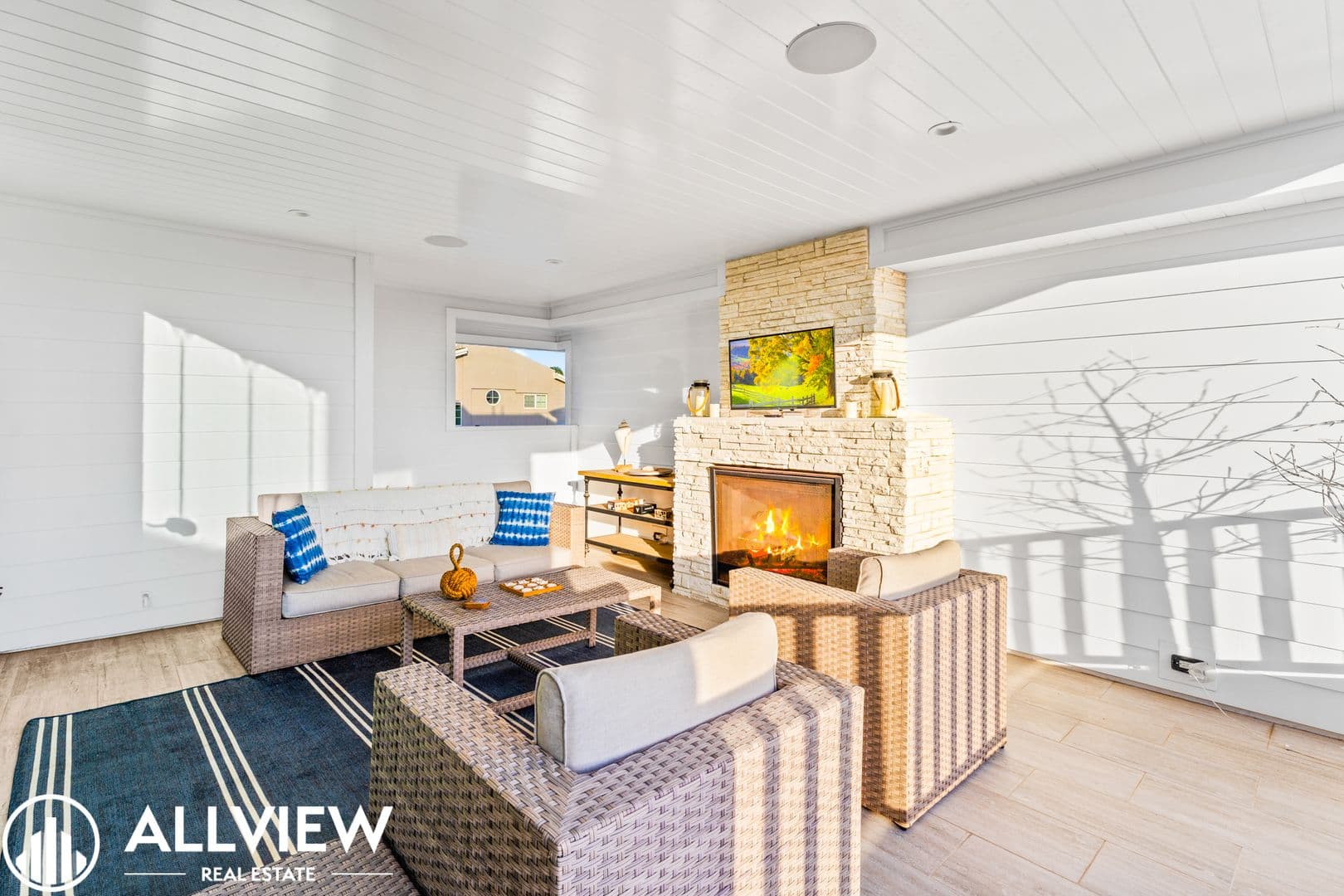 Corona Del Mar House: 411 1/2 Heliotrope Avenue