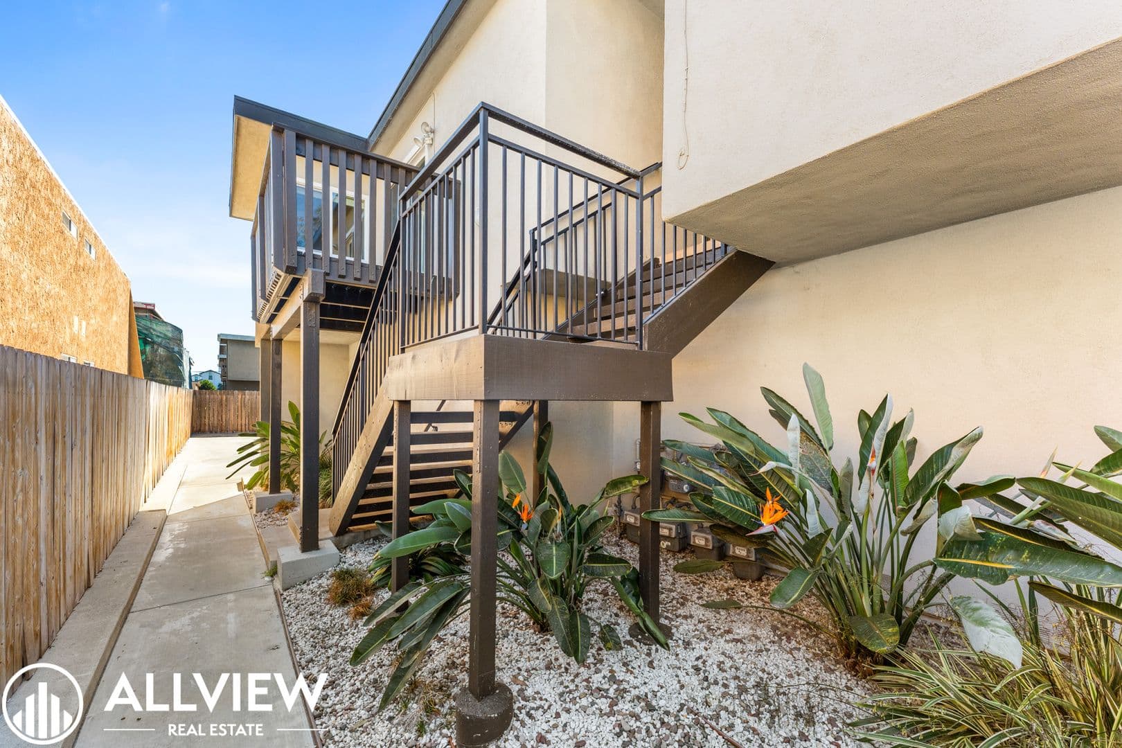 Huntington Beach Apartment: 16972 Lynn Lane