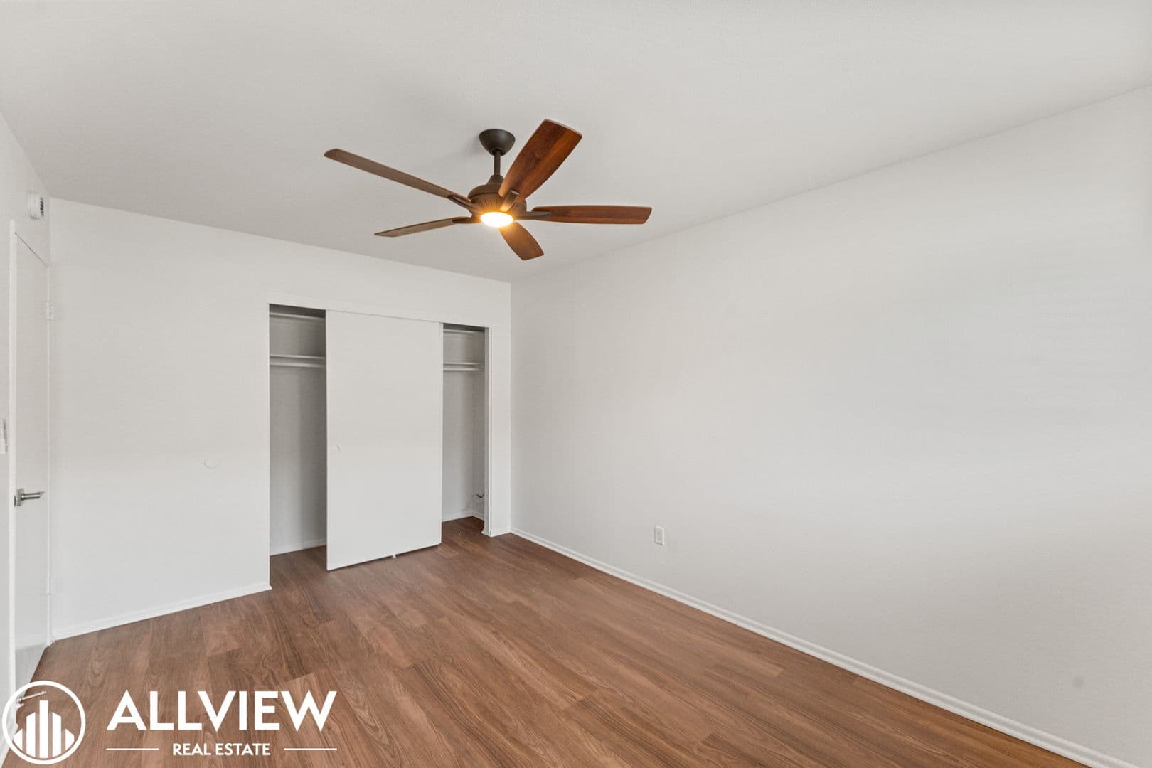 Huntington Beach Apartment: 16661 Bartlett Lane