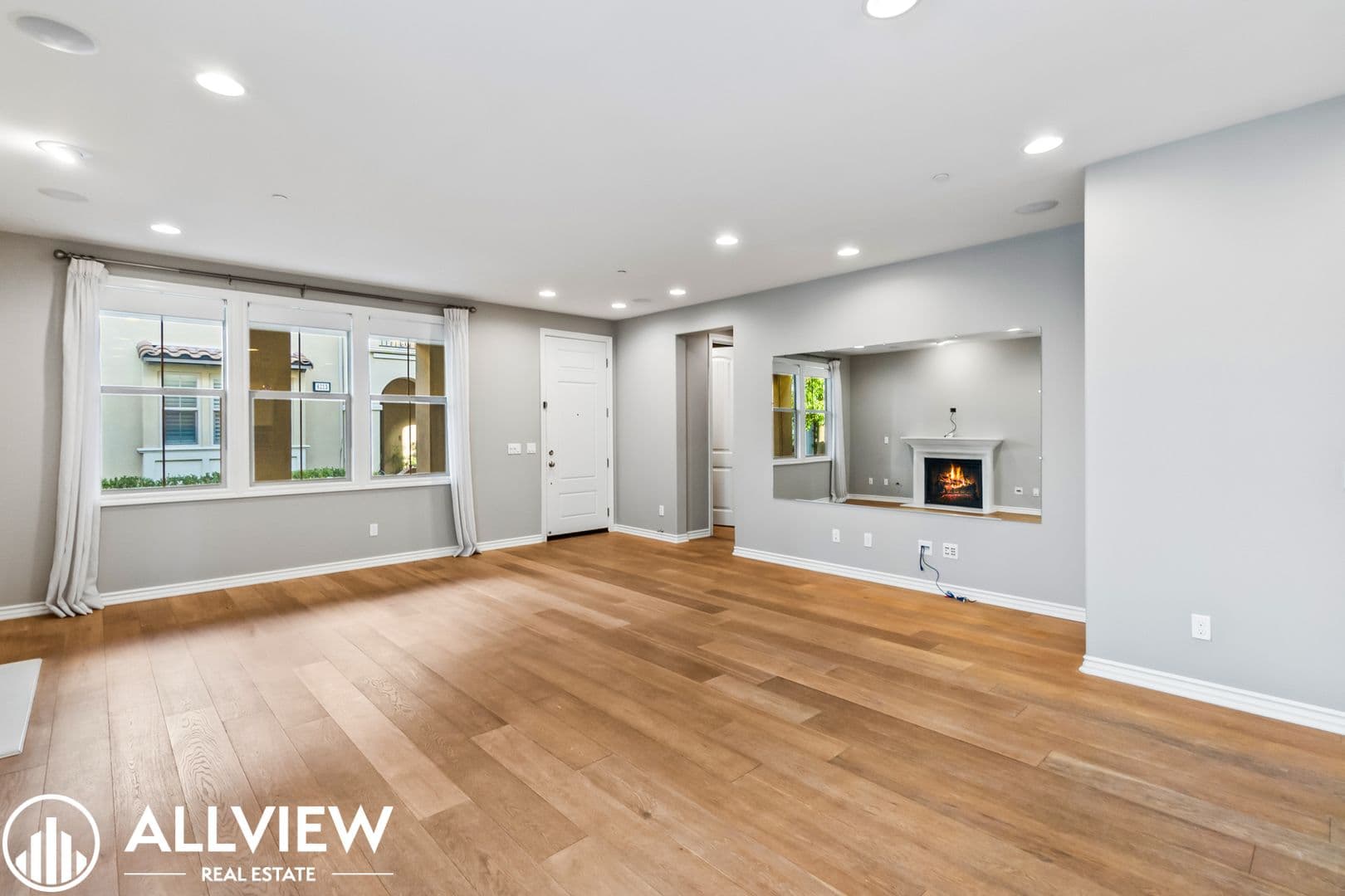Huntington Beach House: 8237 Kendall Drive