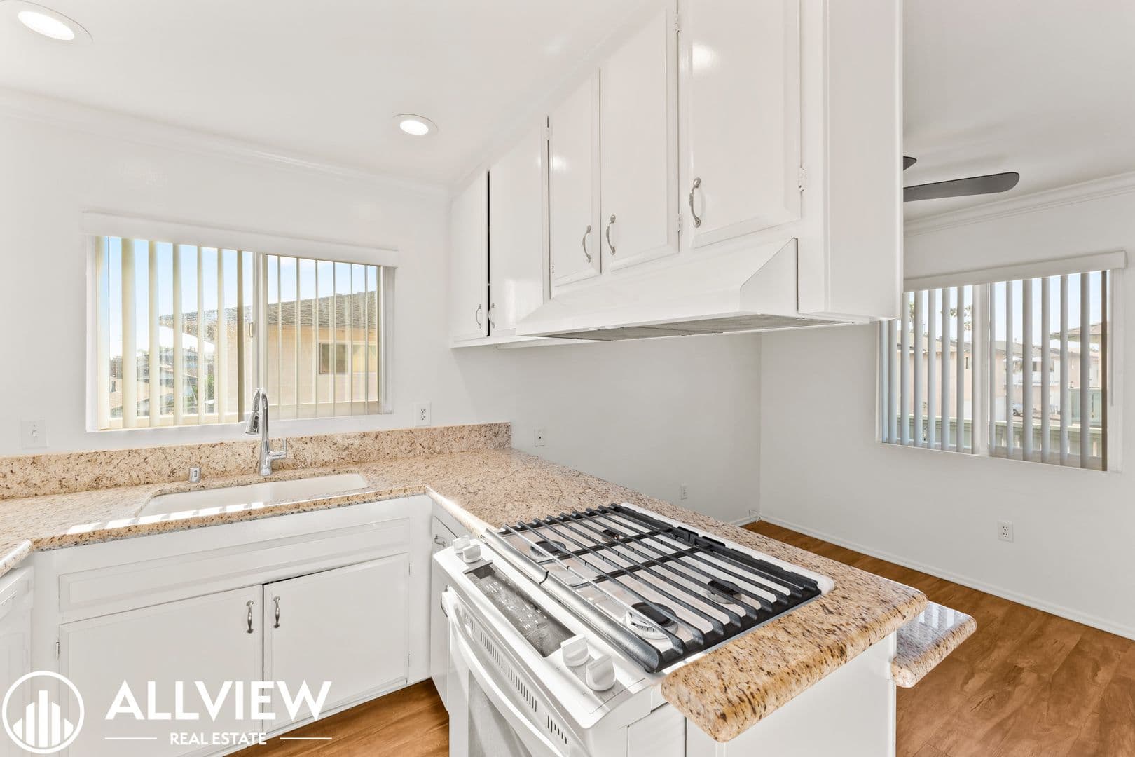 Huntington Beach Apartment: 16661 Tunstall Lane