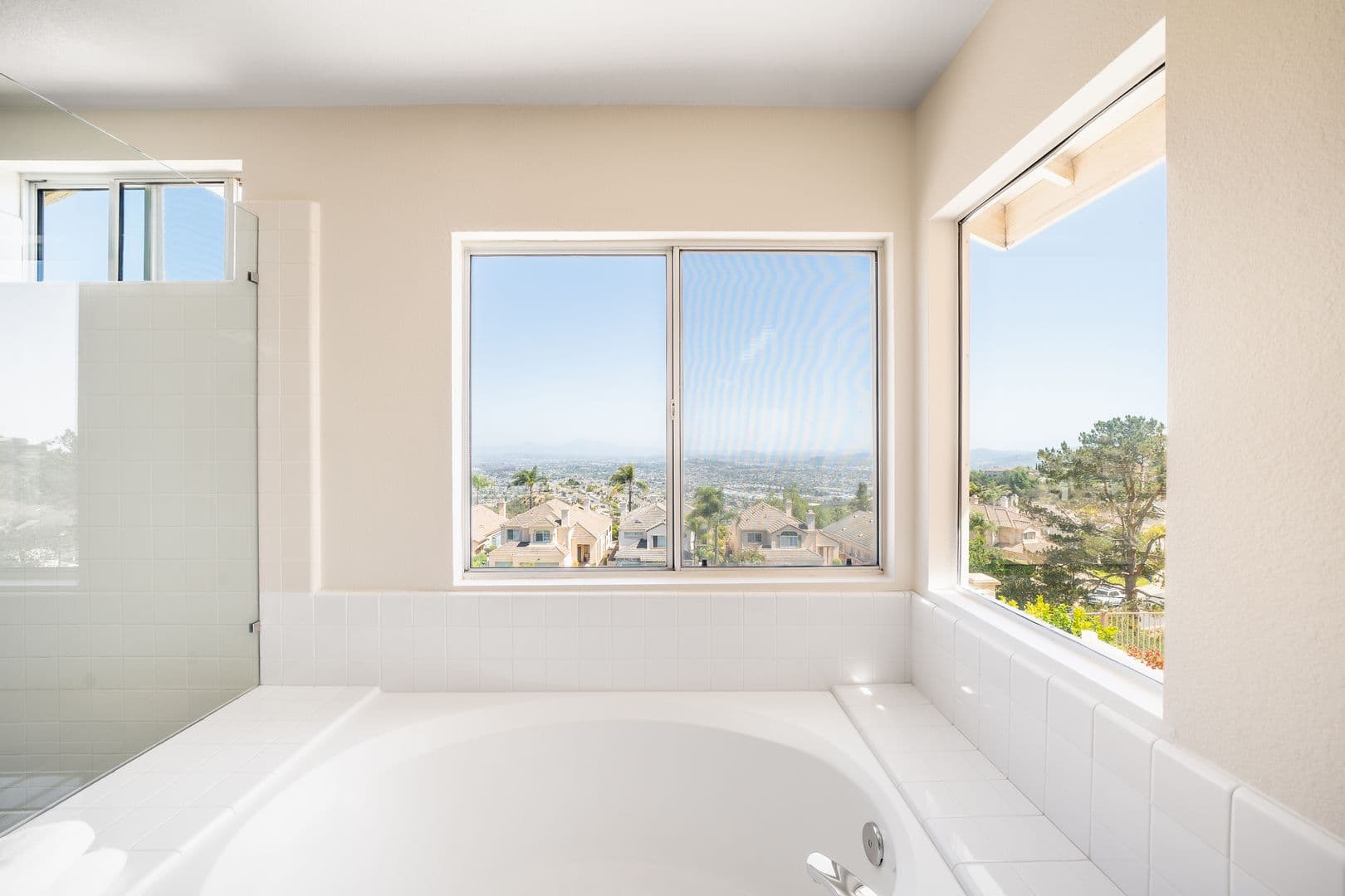 Escondido House: 2283 Rock View Glen