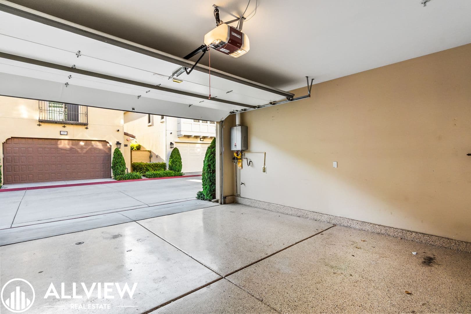 Huntington Beach House: 8237 Kendall Drive