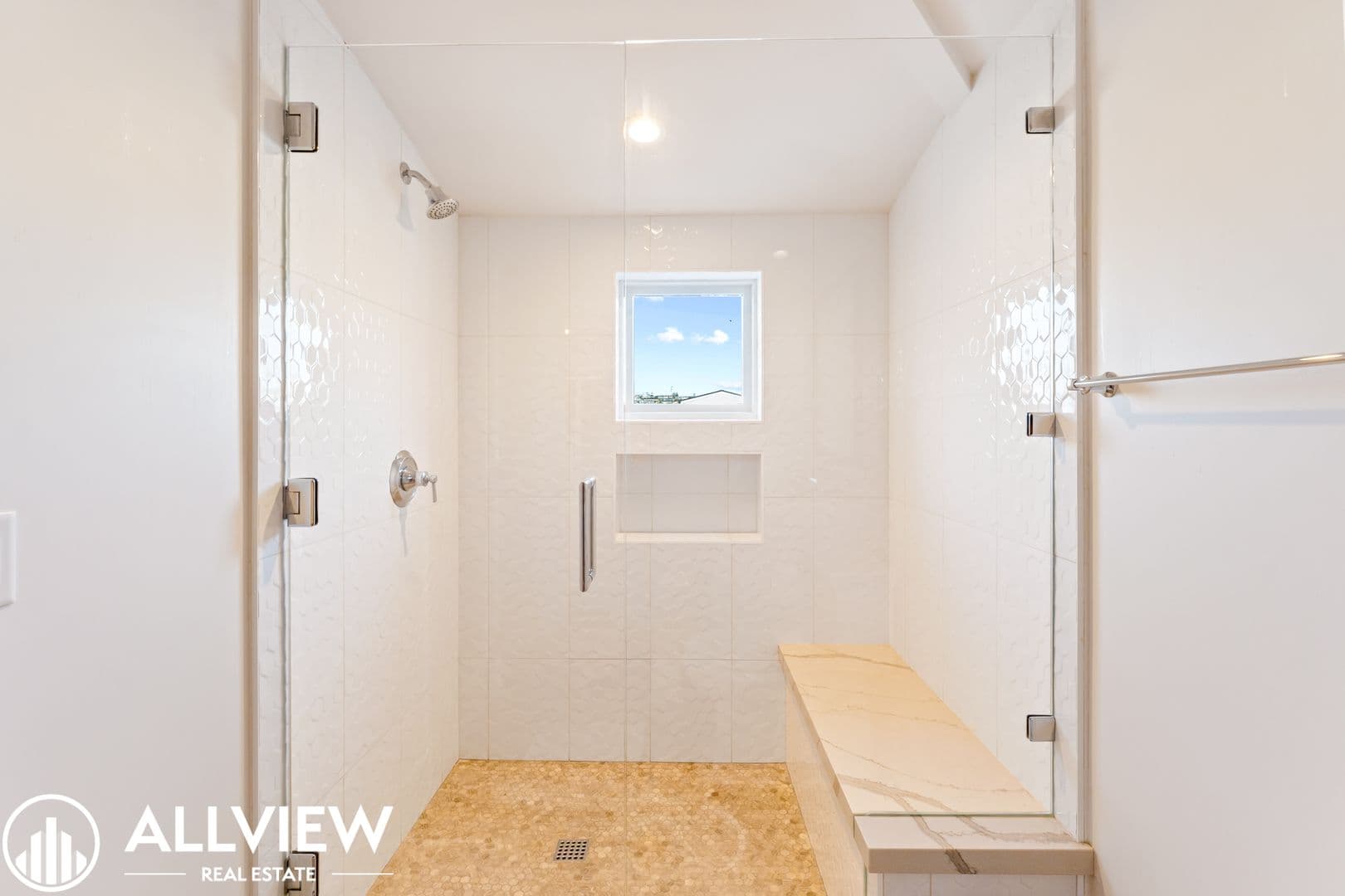 Corona Del Mar House: 411 1/2 Heliotrope Avenue