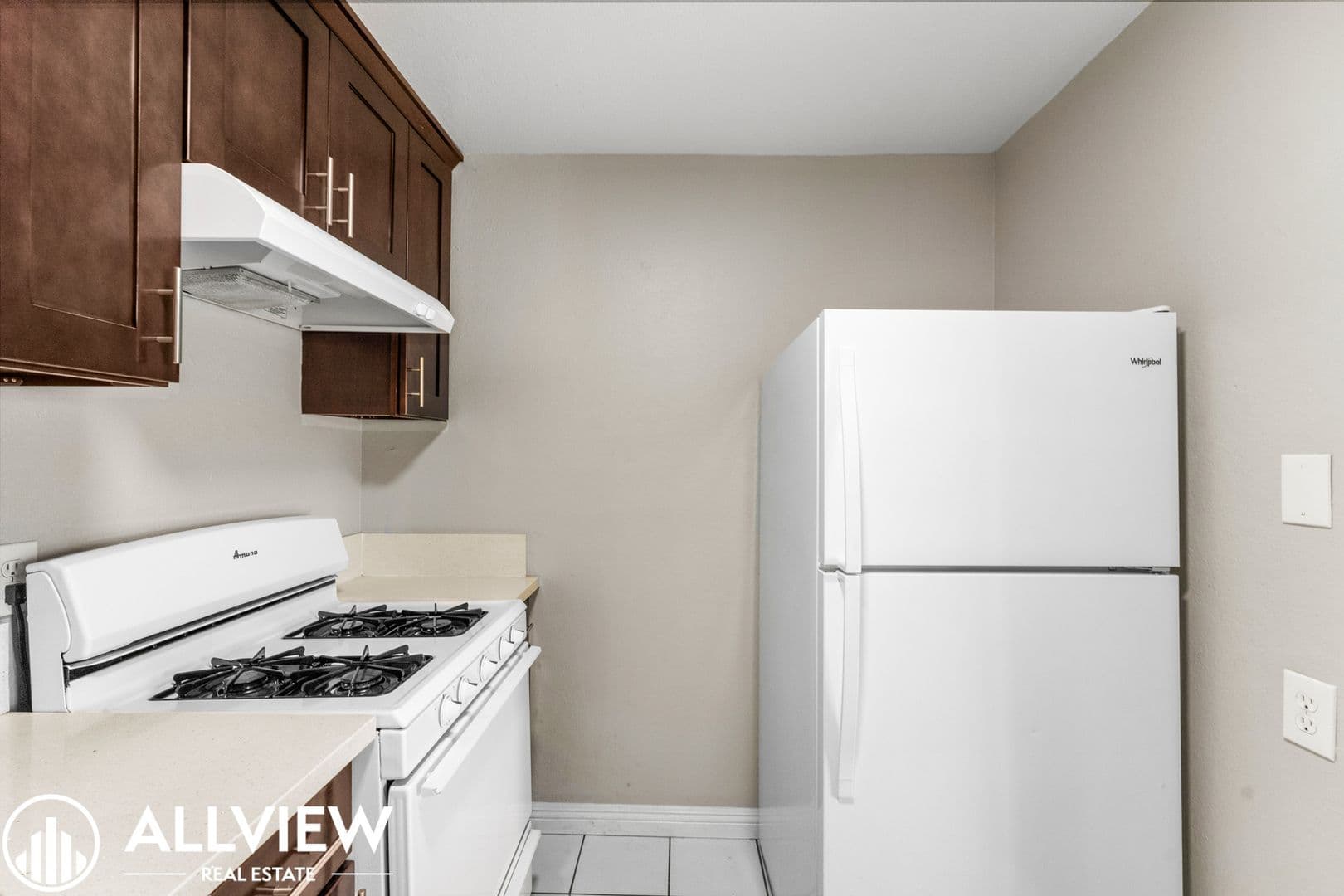 Huntington Beach Apartment: 16972 Lynn Lane