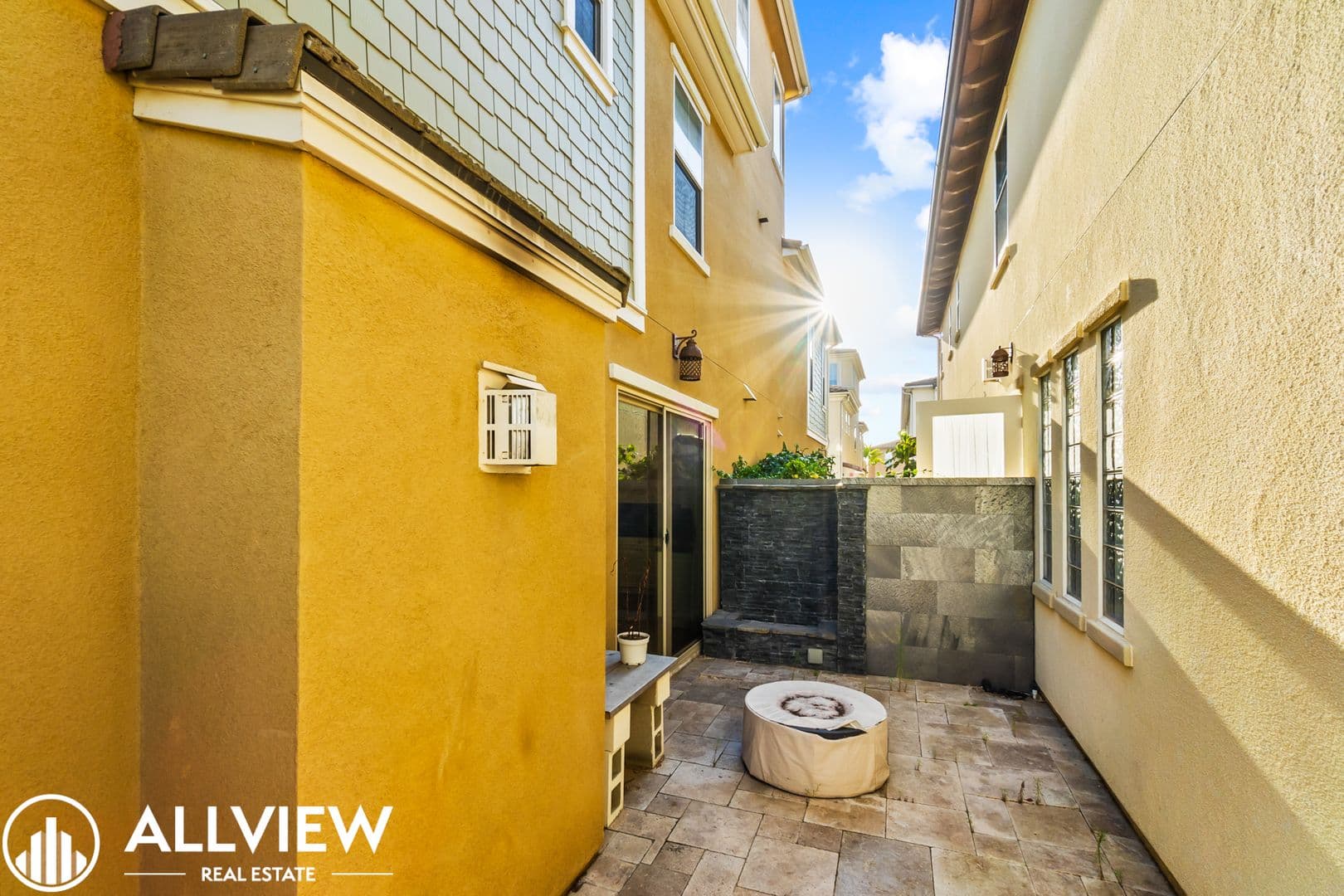 Huntington Beach House: 8237 Kendall Drive