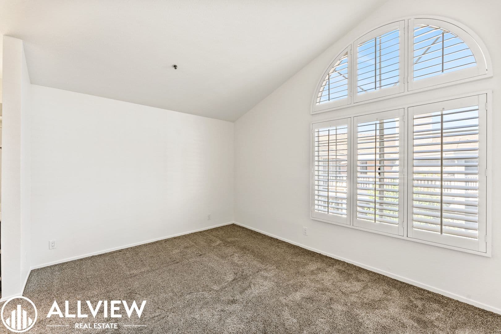 Garden Grove House: 10371 Garden Grove Boulevard Apartment 49