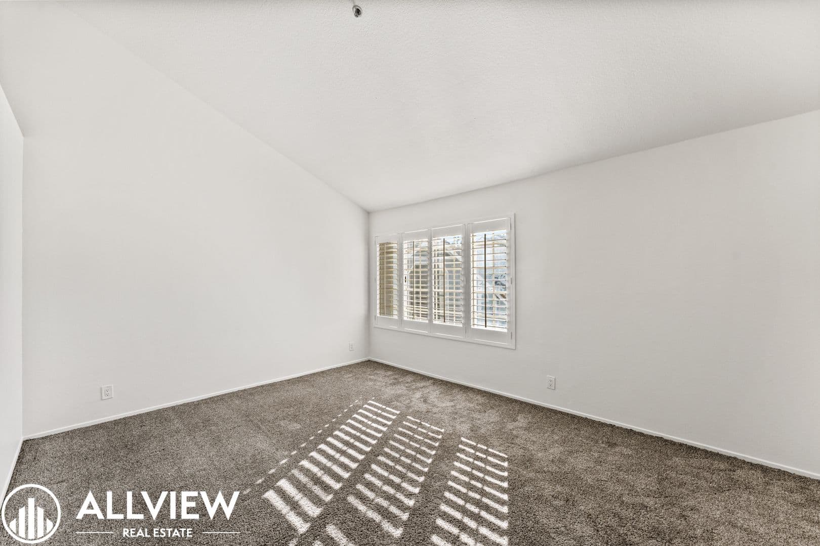 Garden Grove House: 10371 Garden Grove Boulevard Apartment 49