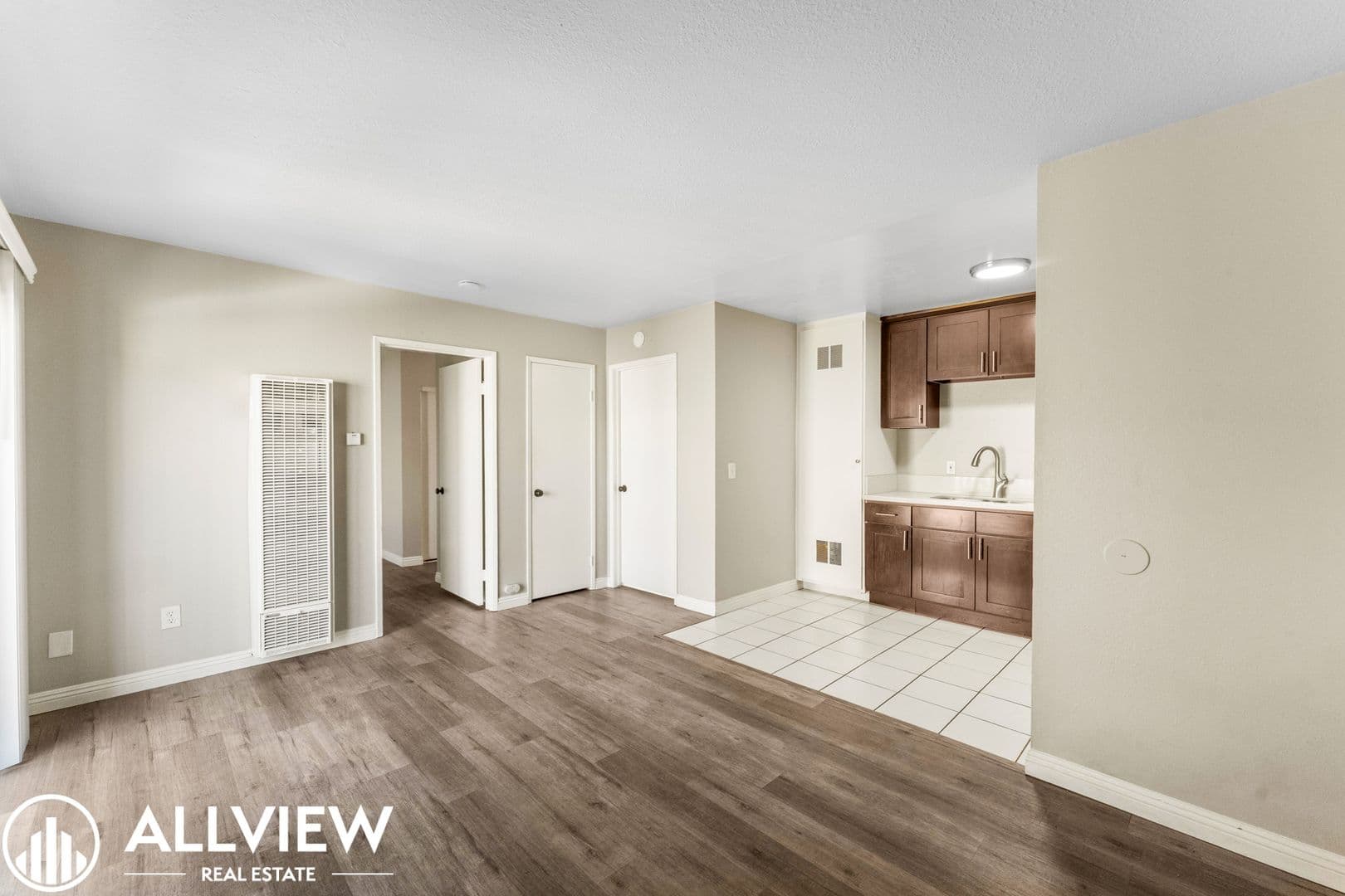 Huntington Beach Apartment: 16972 Lynn Lane