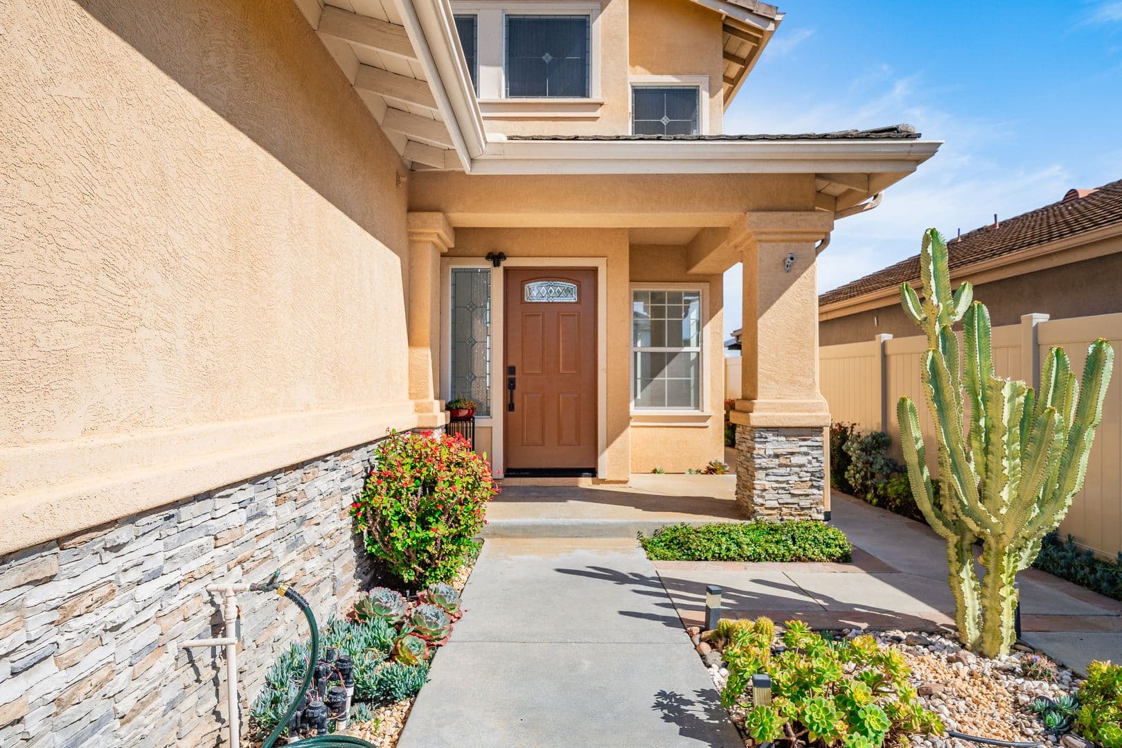 Escondido House: 2283 Rock View Glen