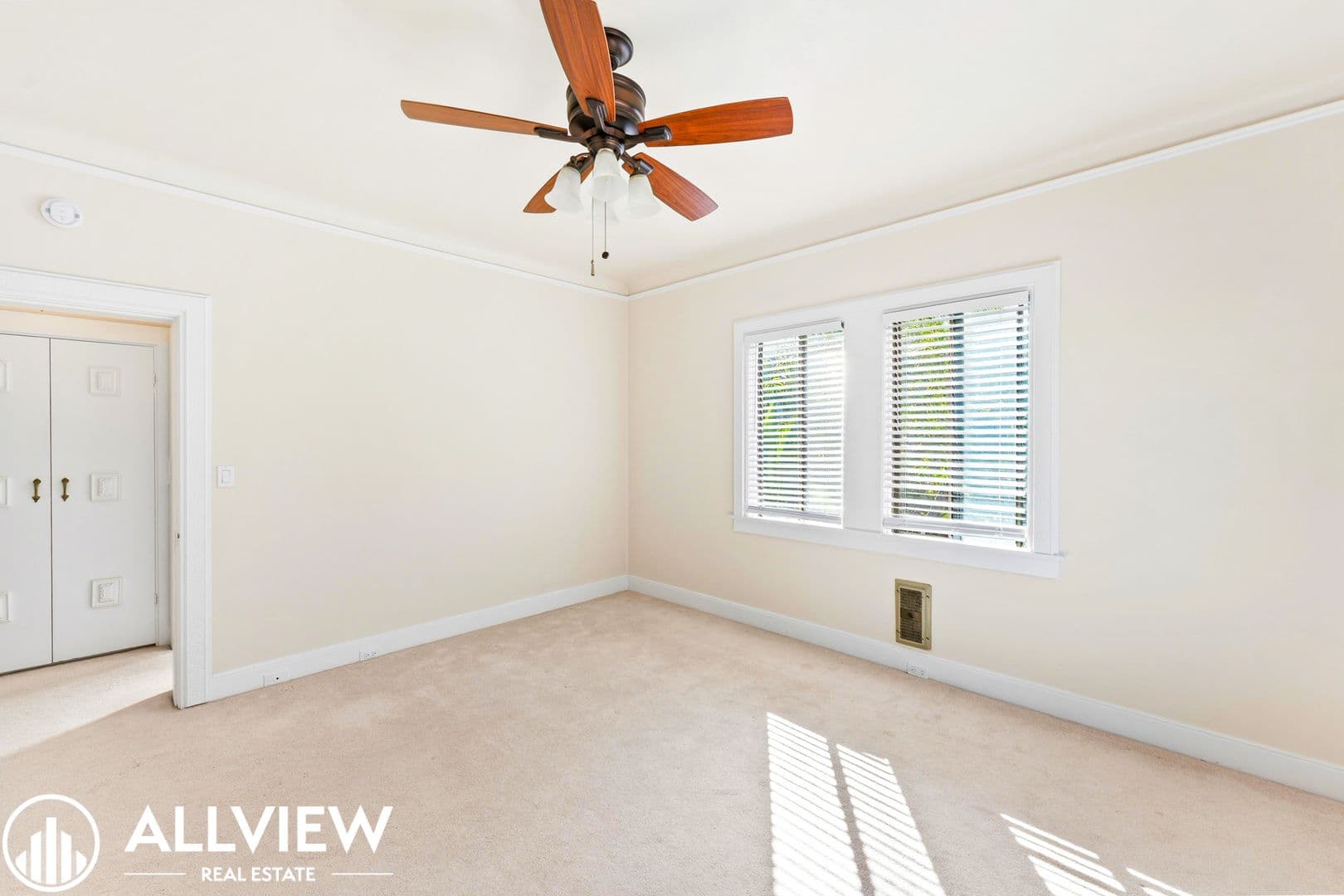 Laguna Beach Apartment: 770 Hillcrest Drive