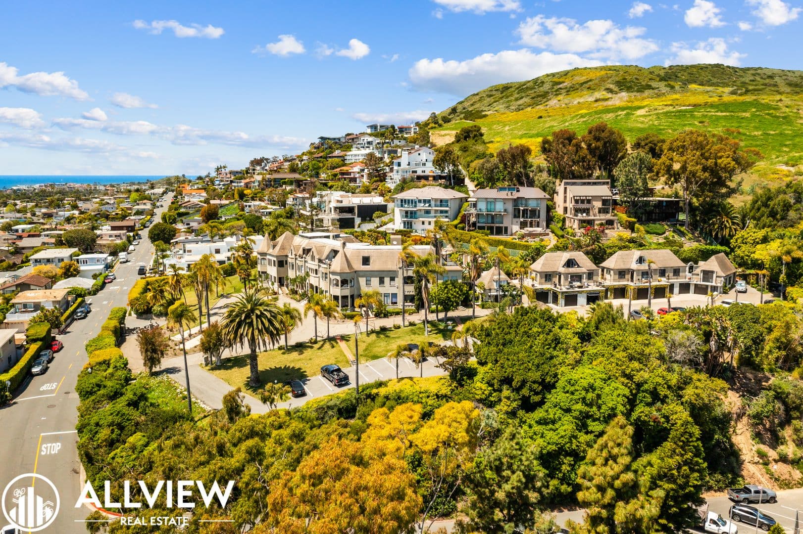 Laguna Beach Apartment: 770 Hillcrest Drive