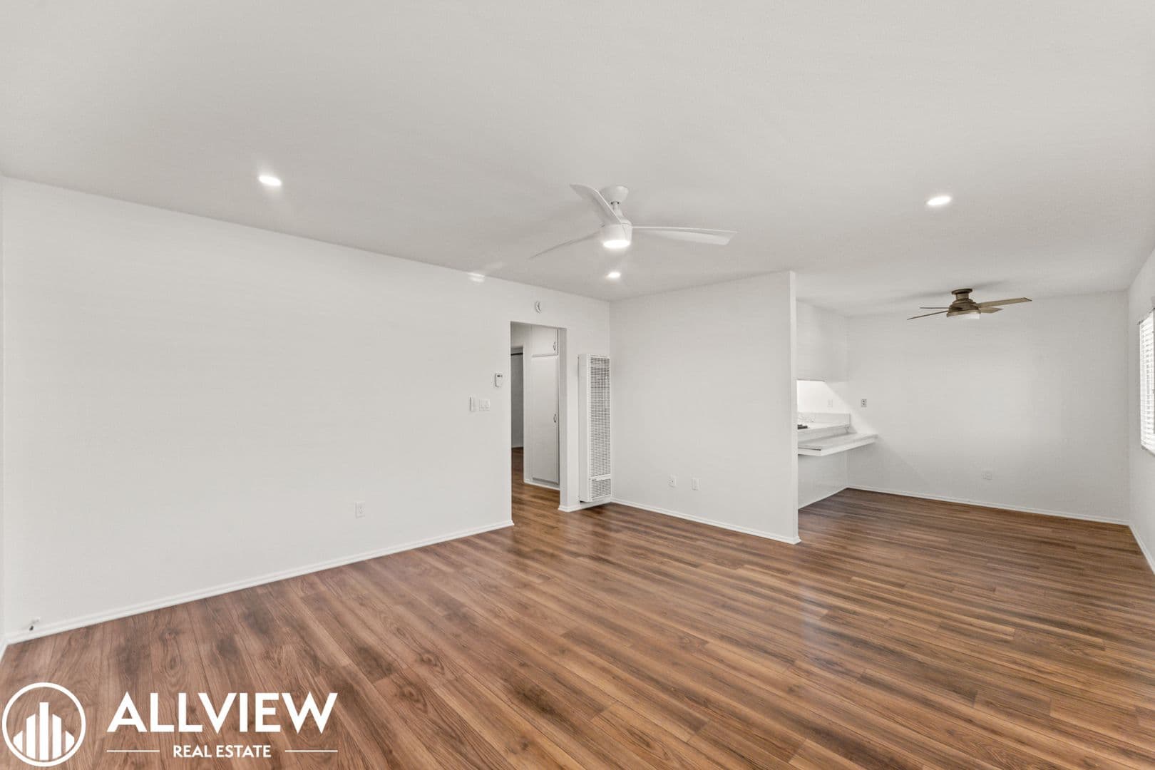 Huntington Beach Apartment: 16661 Bartlett Lane