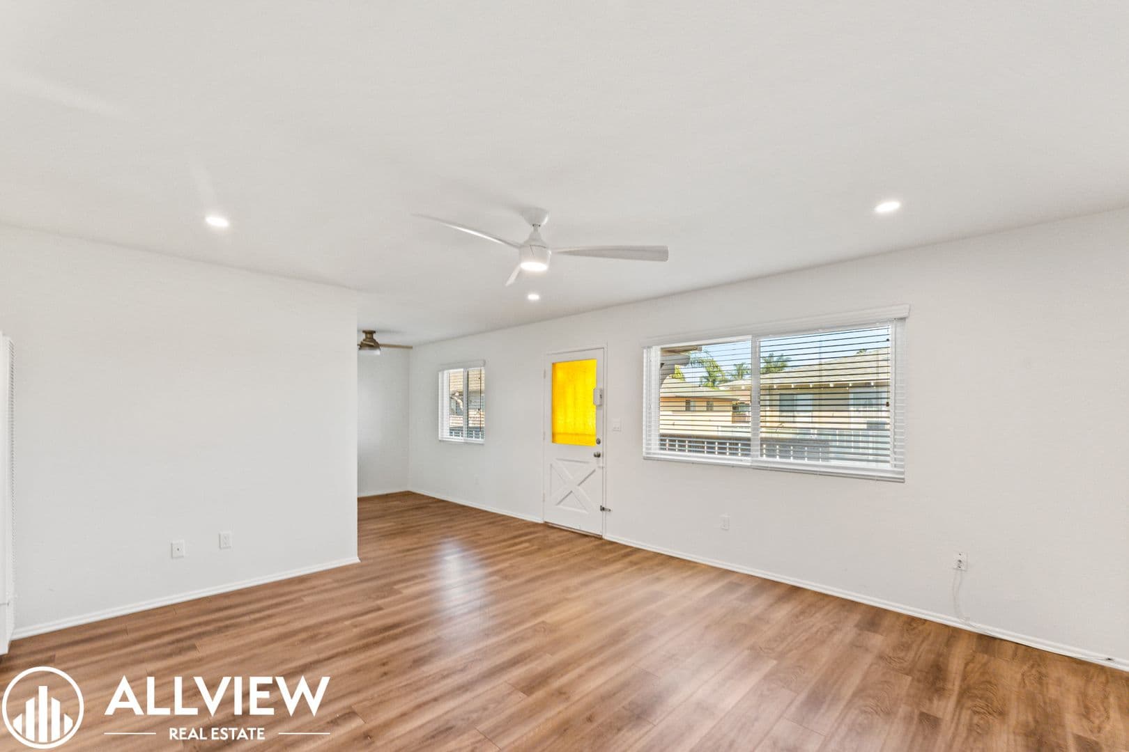 Huntington Beach Apartment: 16661 Bartlett Lane