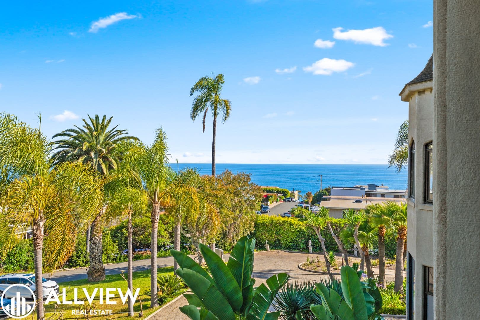Laguna Beach Apartment: 770 Hillcrest Drive