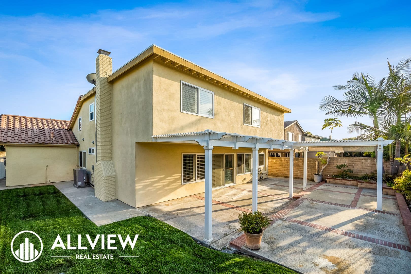 Huntington Beach House: 6351 Glenfox Drive