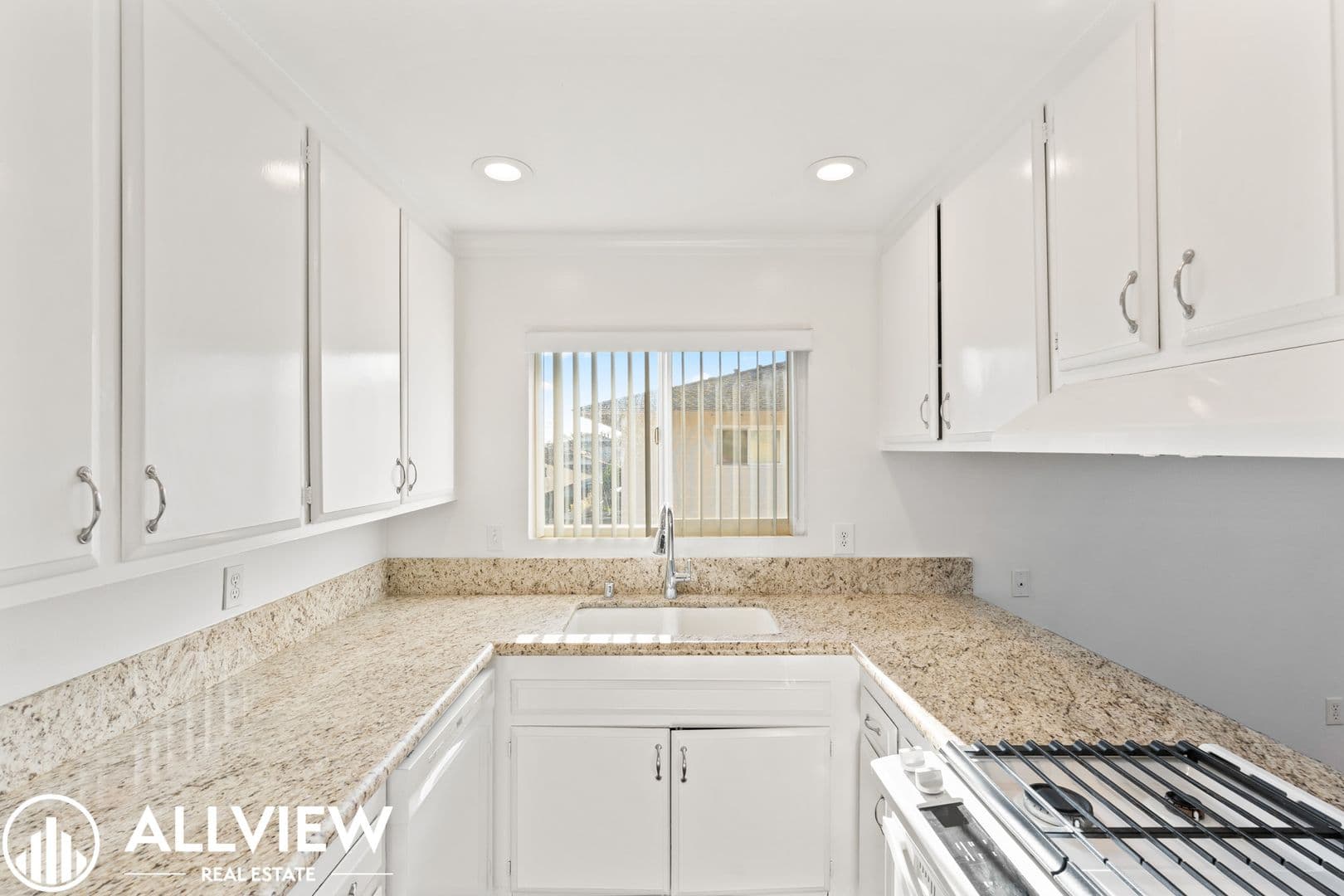 Huntington Beach Apartment: 16661 Tunstall Lane