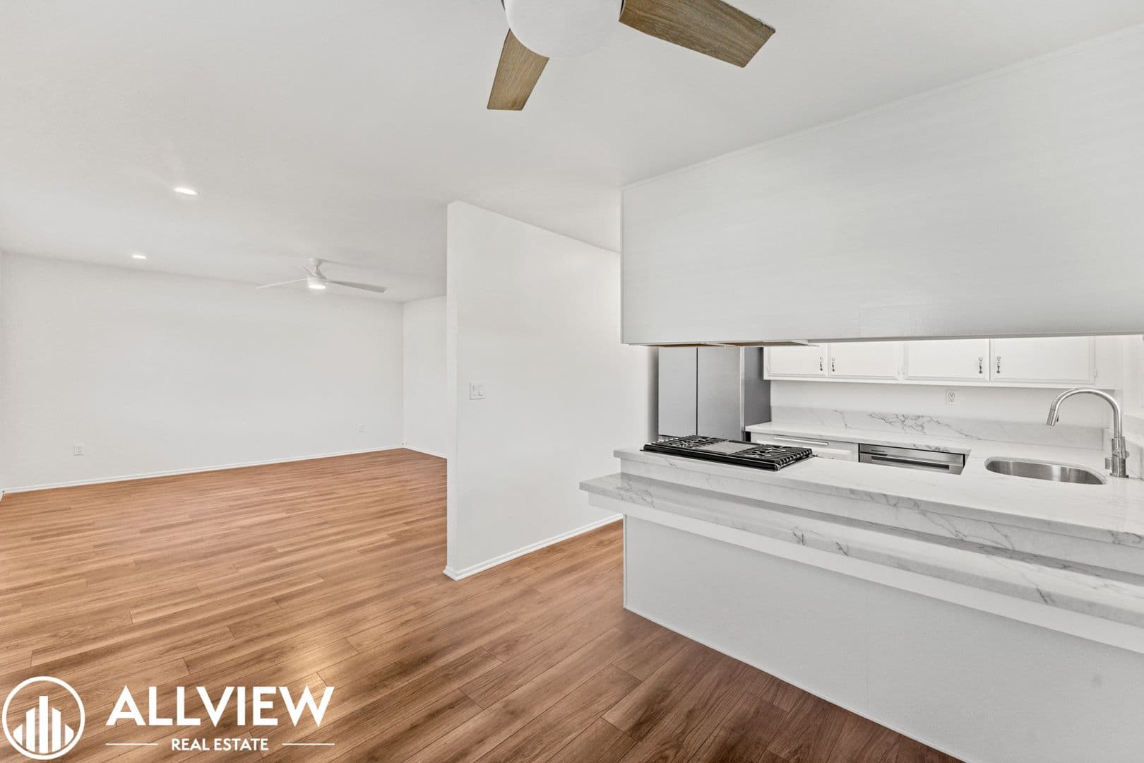 Huntington Beach Apartment: 16661 Bartlett Lane