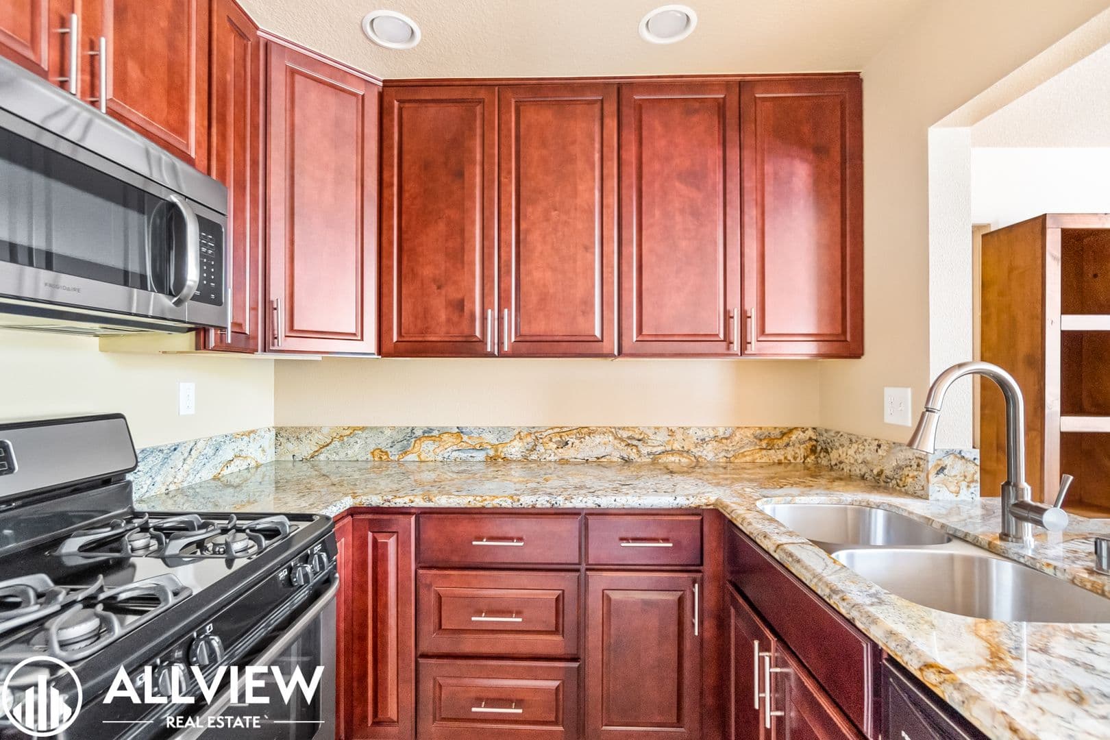 Rancho Santa Margarita Condo: 15 Gaviota