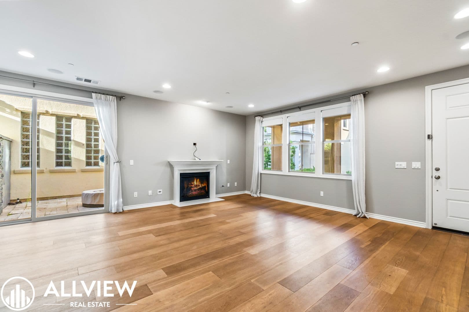 Huntington Beach House: 8237 Kendall Drive