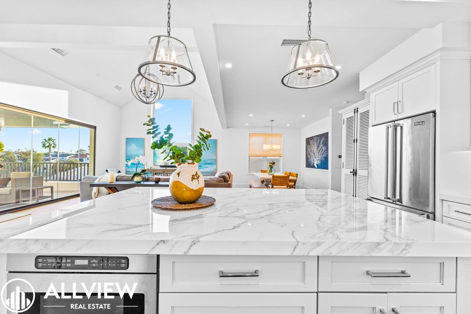 Corona Del Mar House: 411 1/2 Heliotrope Avenue