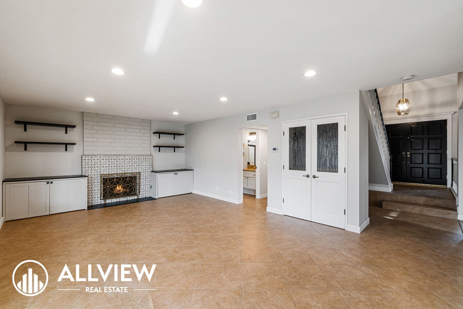 Huntington Beach House: 6351 Glenfox Drive