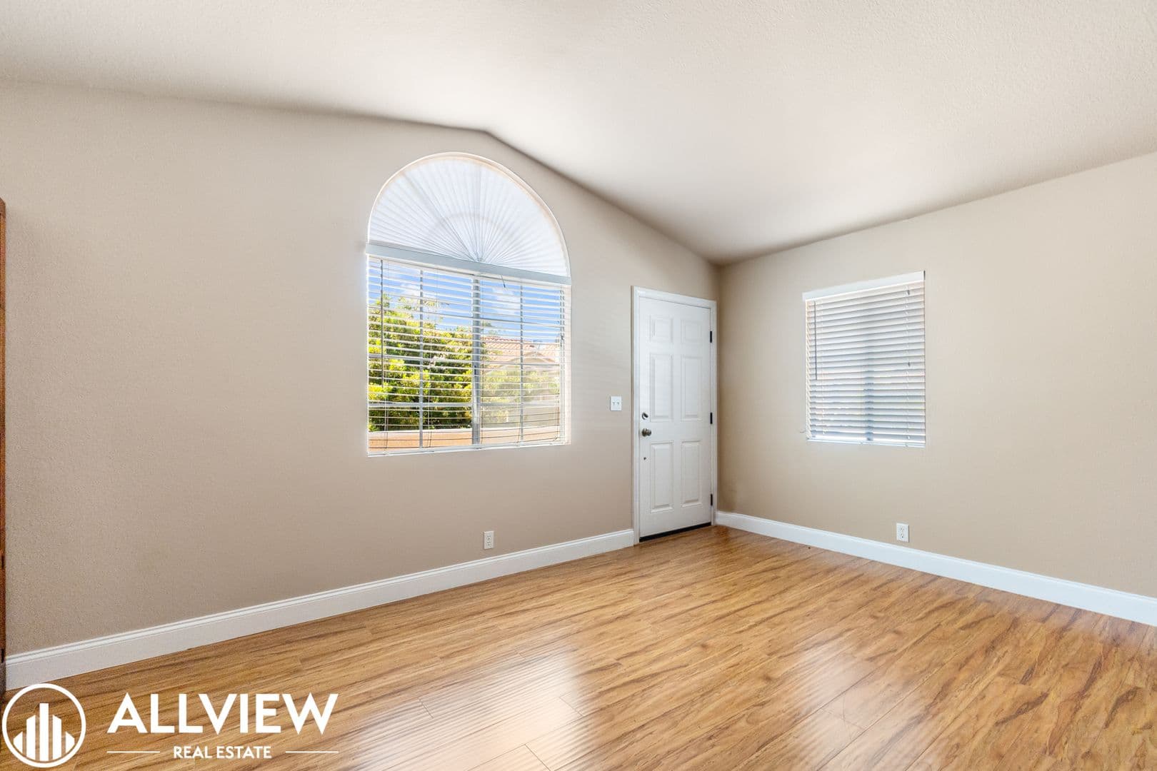 Rancho Santa Margarita Condo: 15 Gaviota