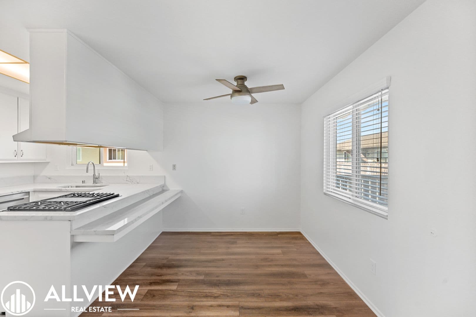 Huntington Beach Apartment: 16661 Bartlett Lane