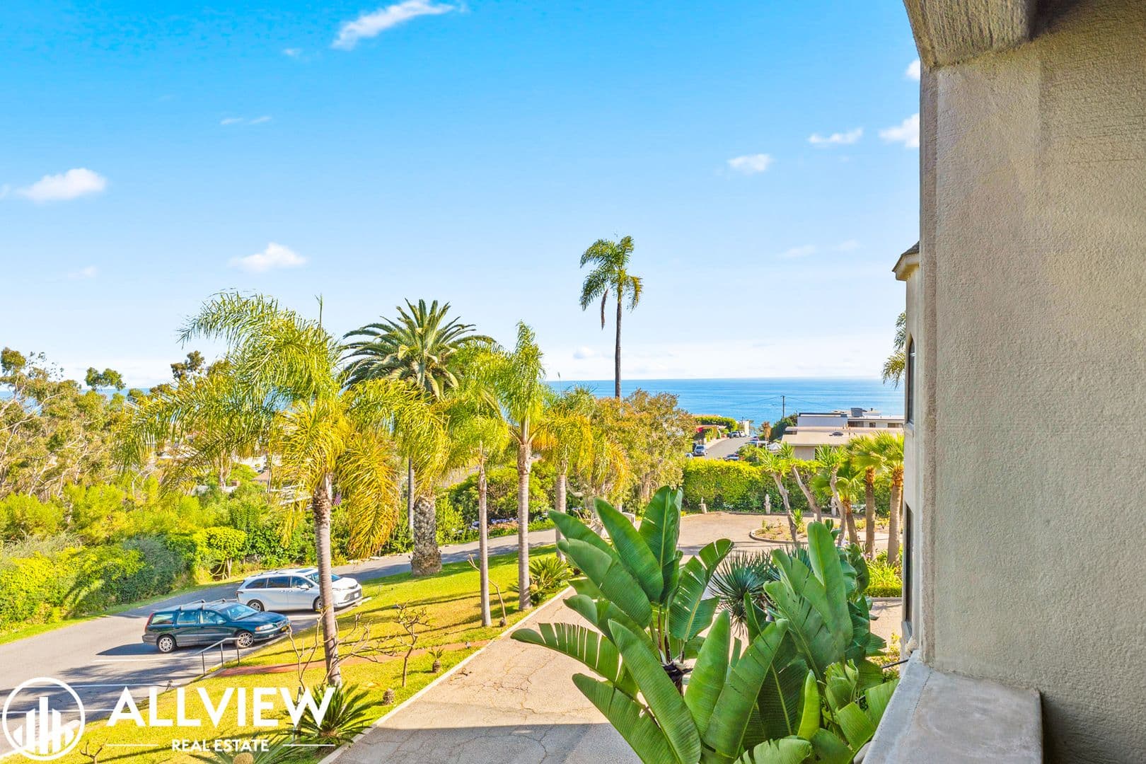Laguna Beach Apartment: 770 Hillcrest Drive