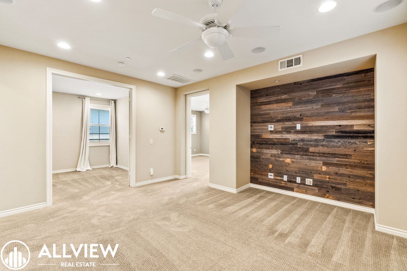Huntington Beach House: 8237 Kendall Drive