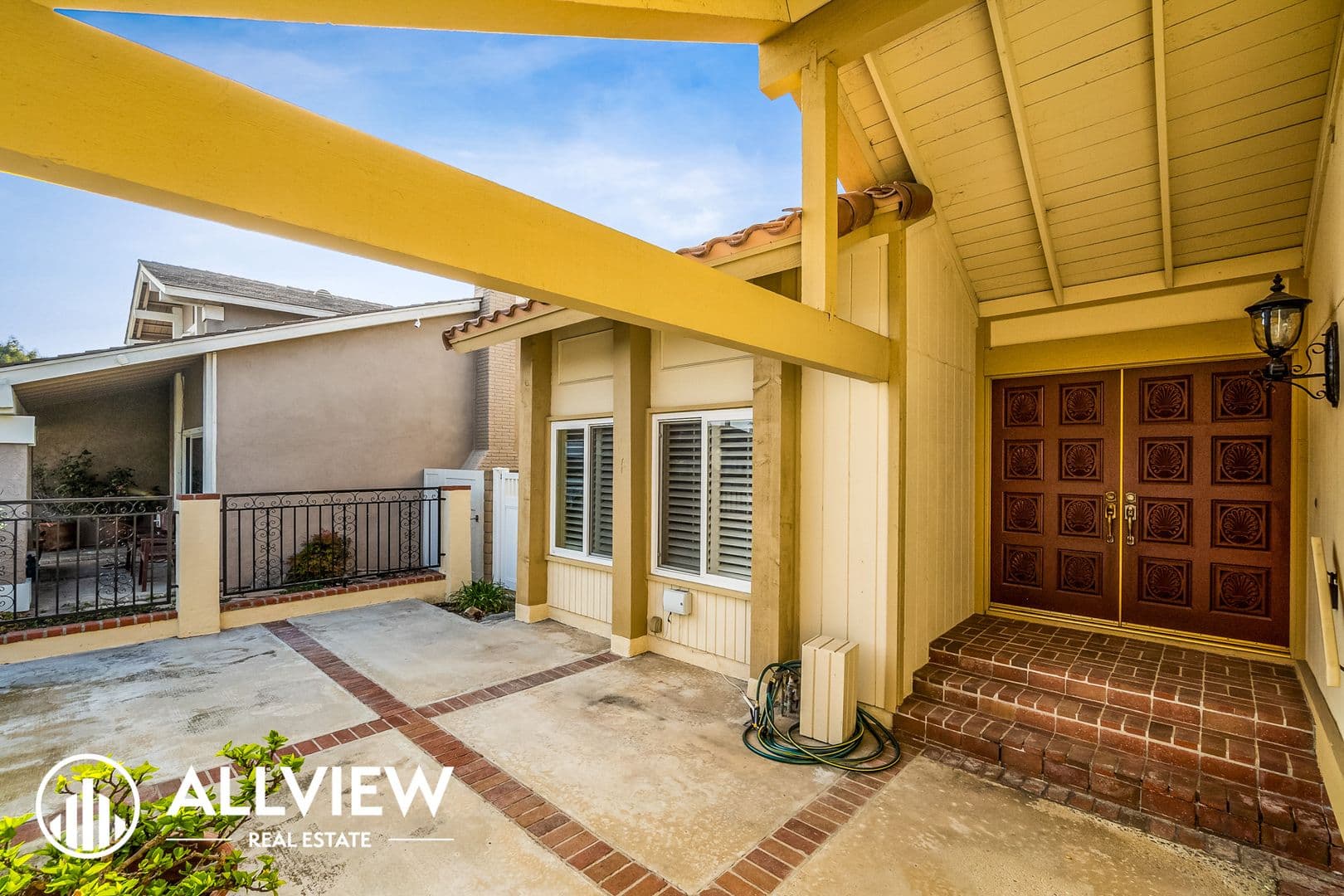 Huntington Beach House: 6351 Glenfox Drive