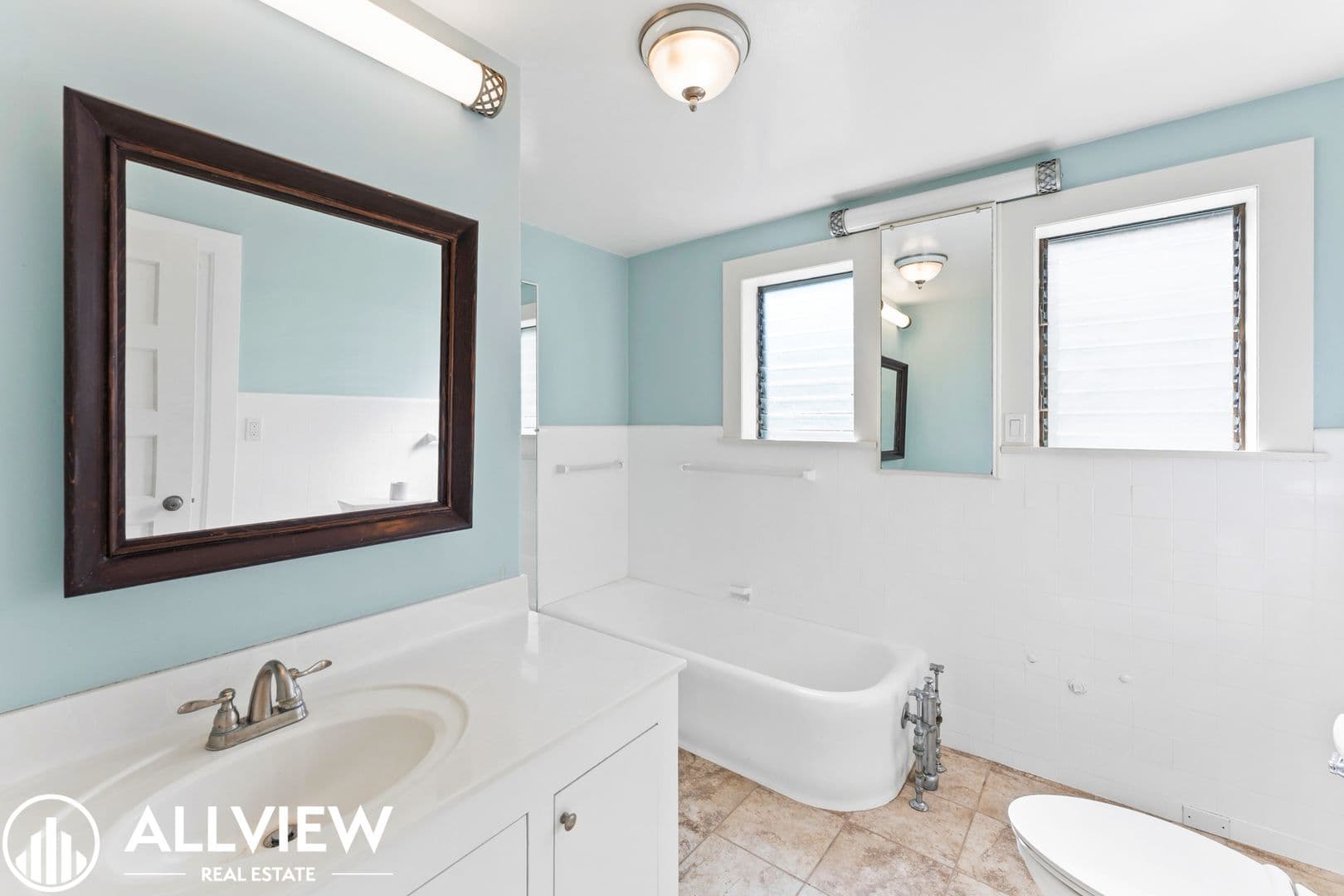 Laguna Beach Apartment: 770 Hillcrest Drive